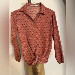 Liberty Love quarter button-down blouse geometric print & twist-front design XS